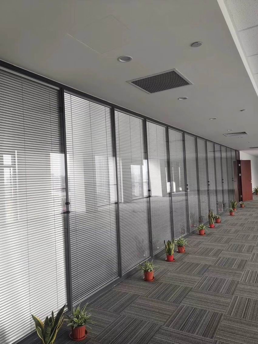 100款黑色铝框双层玻璃内置百叶