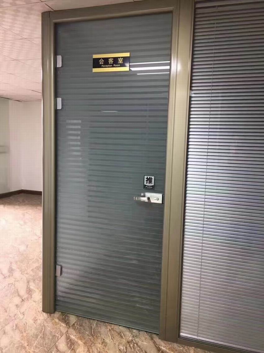 香槟拉丝铝框案例